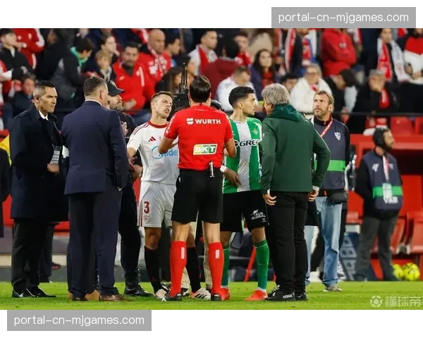 欧足联纪律委员会将对马竞主场的投掷杂物事件展开调查 欧足联纪律委员会将对马竞主场的投掷杂物事件展开调查